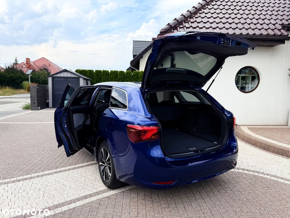 Toyota Avensis 2.0 D-4D Premium - 25