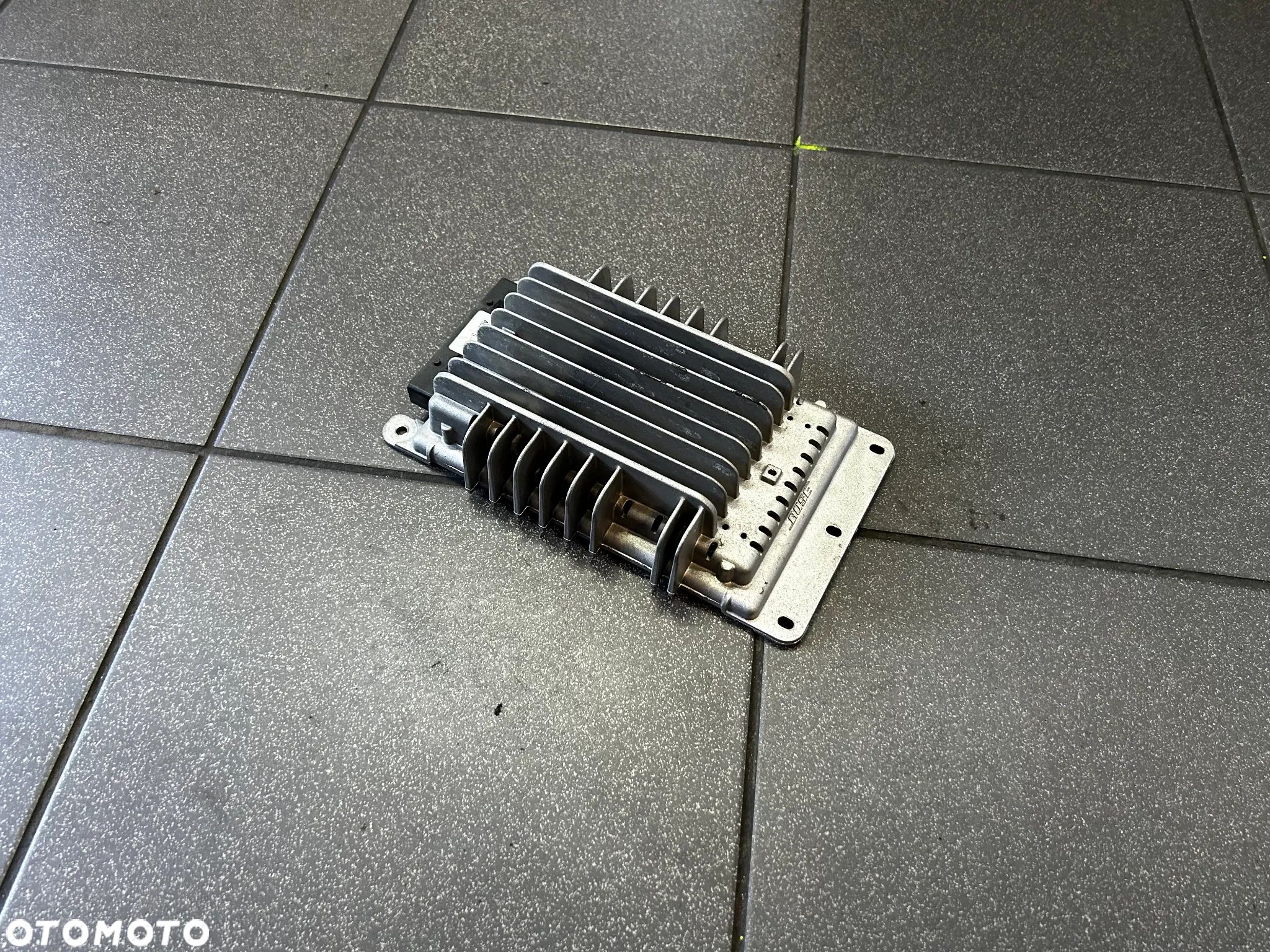 WZMACNIACZ RADIA MODUŁ AUDIO AUDI A3 8P 8P4035223B WYSYŁKA !!!!! - 1