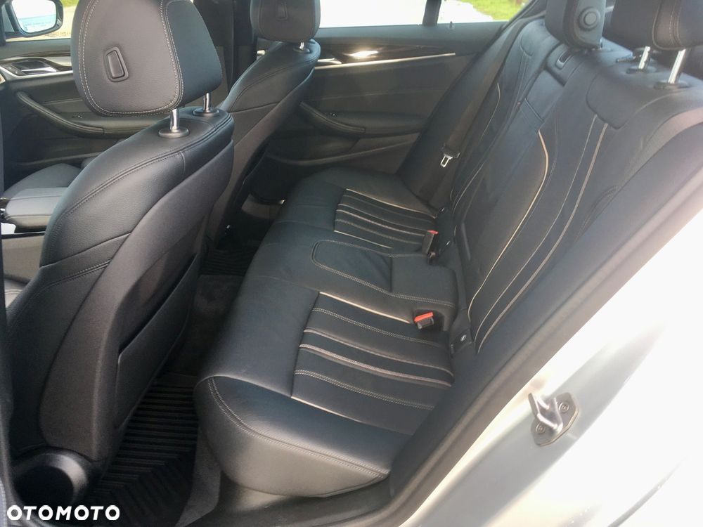 BMW Seria 5 540i GPF xDrive Luxury Line - 24