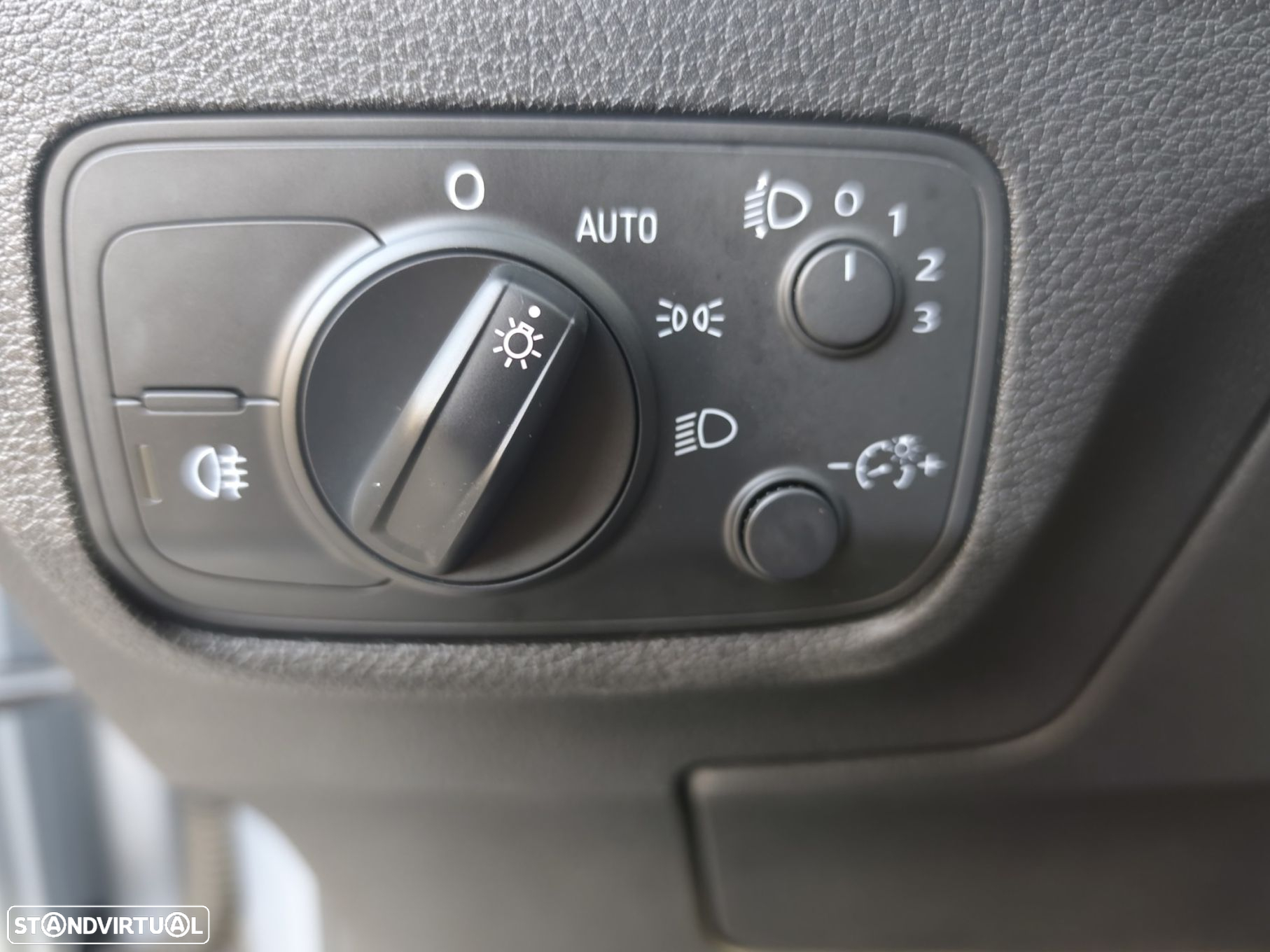 Audi Q2 1.0 TFSI Design S tronic - 29