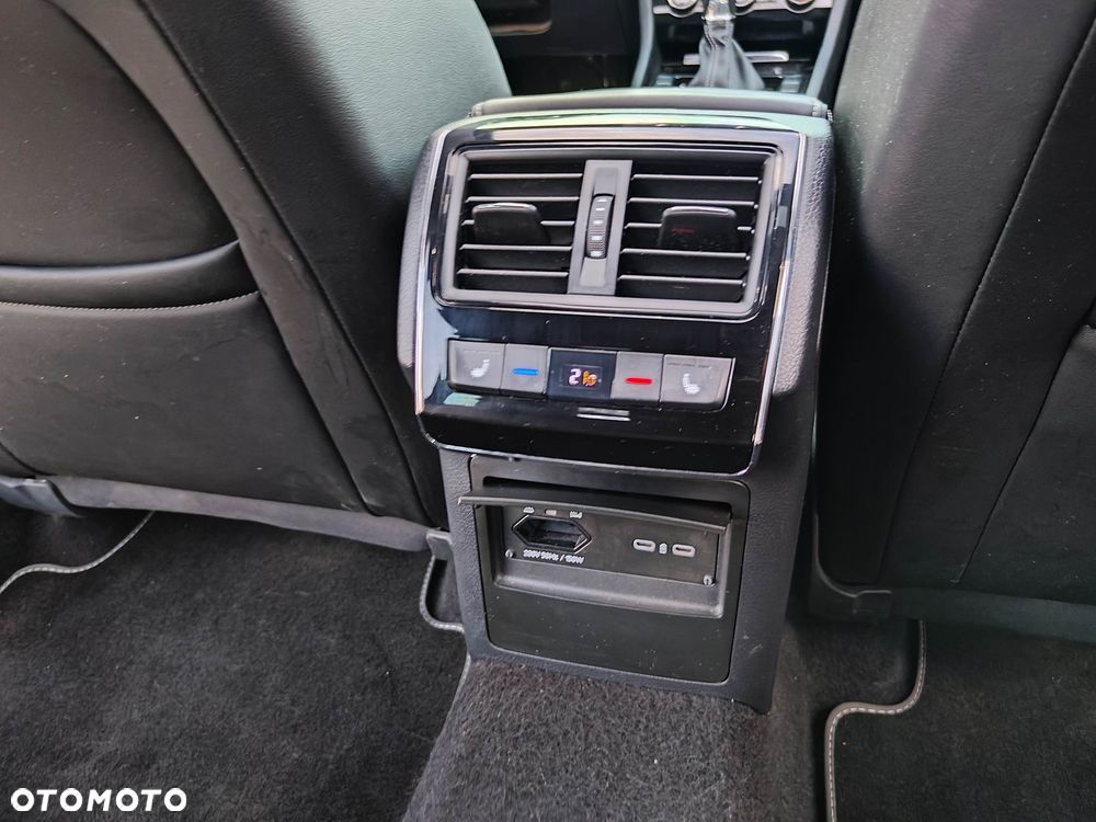 Skoda Superb 2.0 TDI DSG Sportline - 35