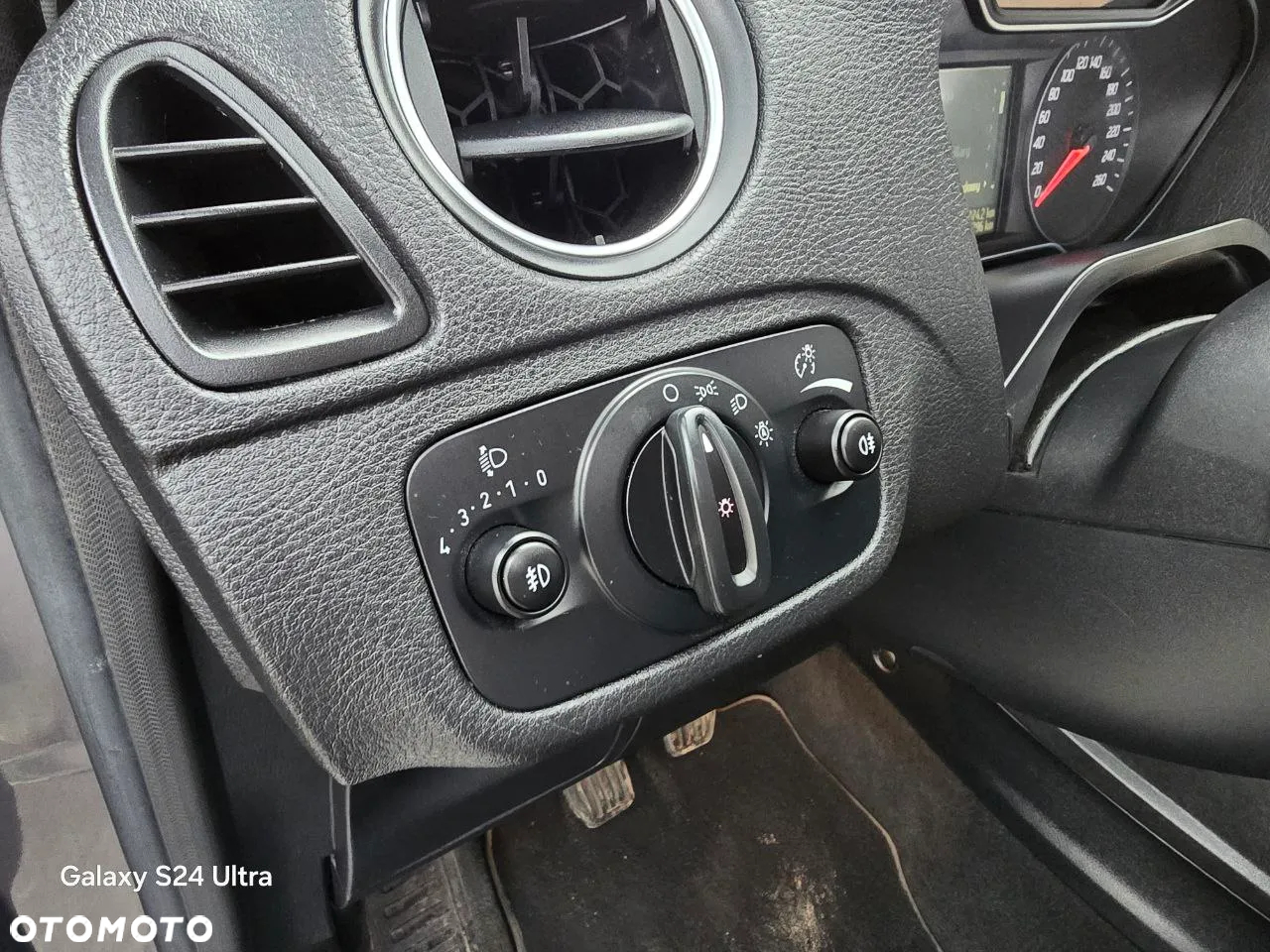 Ford S-Max 2.0 TDCi DPF Titanium - 37