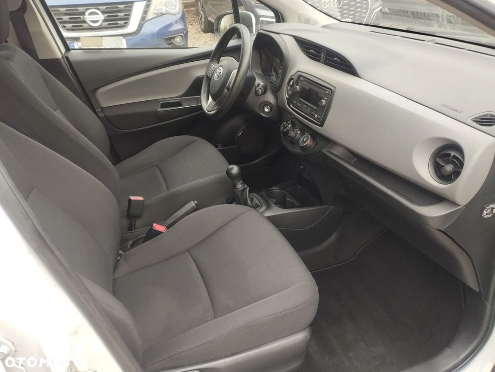 Toyota Yaris 1.0 Active EU6 - 11