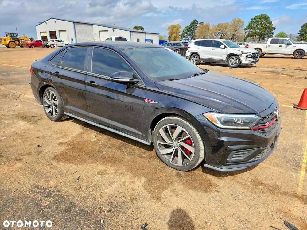 Volkswagen Jetta - 3