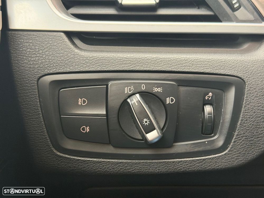 BMW X1 16 d sDrive Line Sport - 33