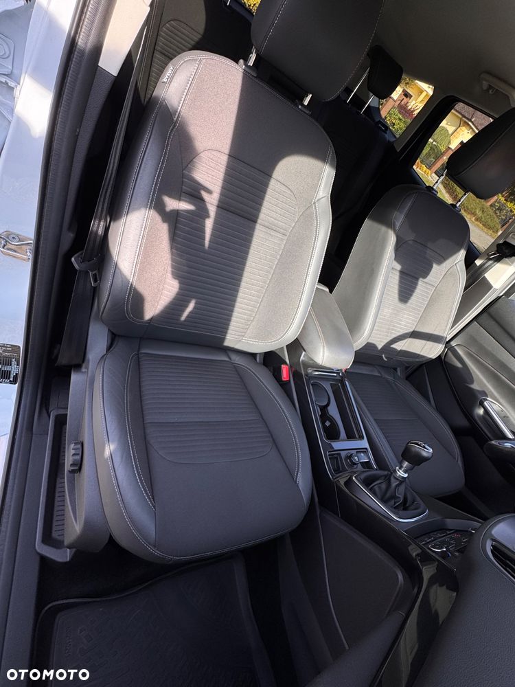 Ford Kuga 2.0 TDCi 4x4 Titanium - 24