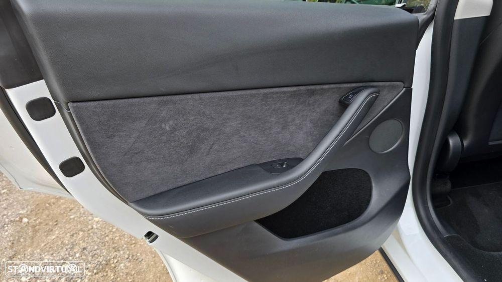 Tesla Model Y Long Range Tração Integral - 50