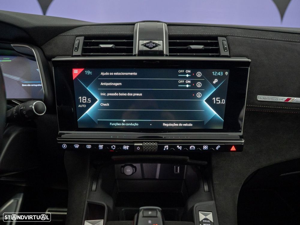 DS DS7 Crossback E-Tense Performance Line EAT8 - 32