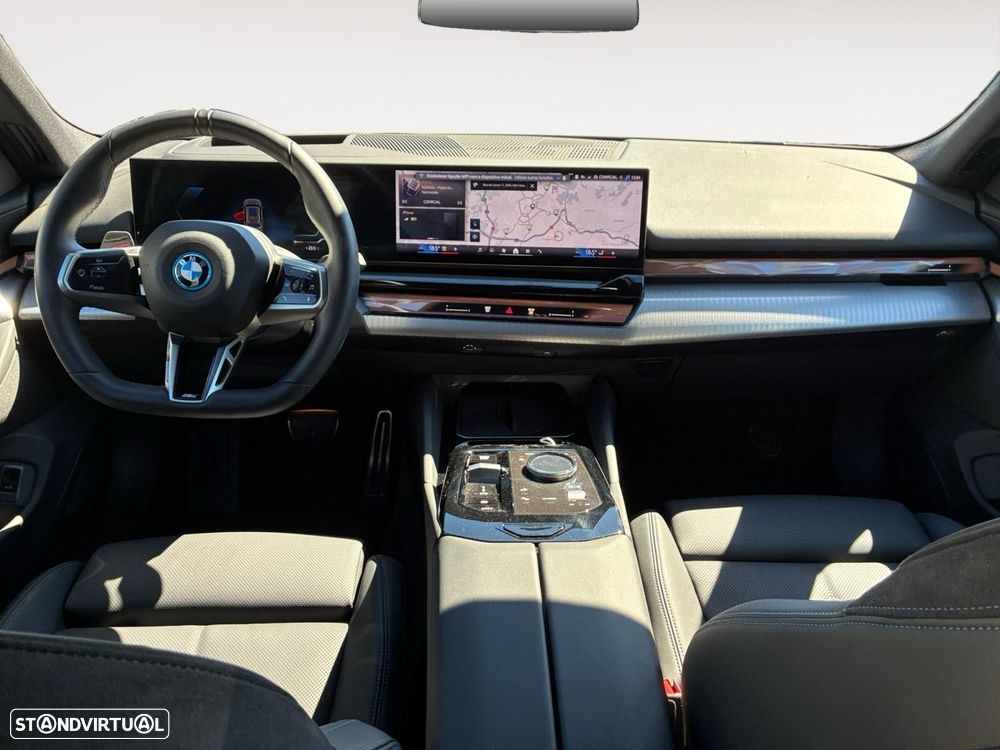 BMW iX1 - 8