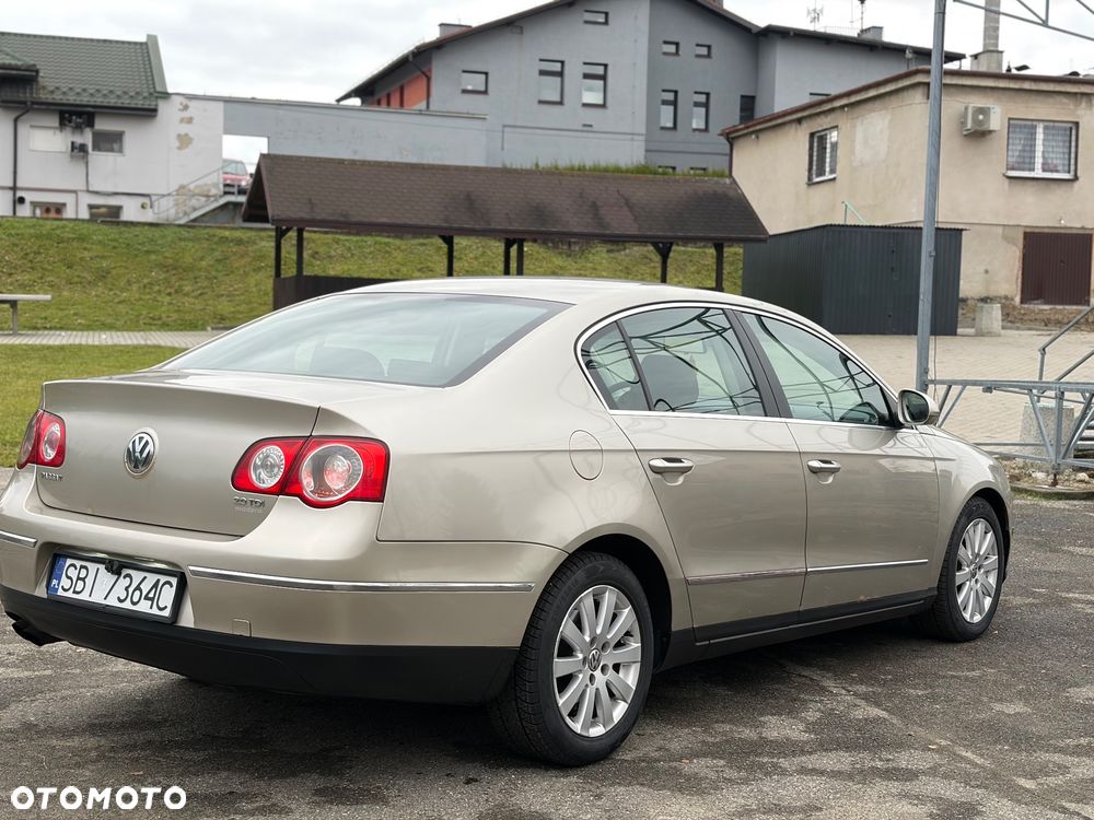 Volkswagen Passat 2.0 TDI Comfortline - 4