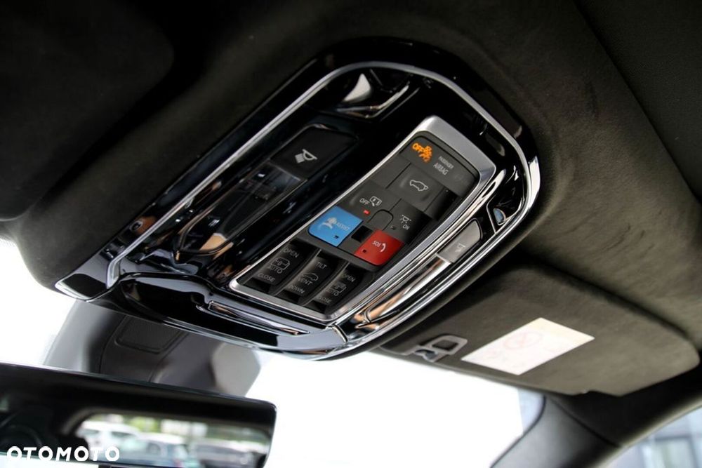 Jeep Grand Cherokee - 37