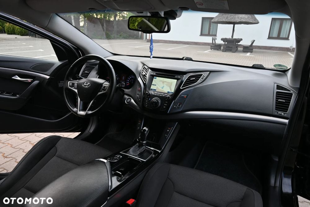 Hyundai i40 i40cw 1.7 CRDi Automatik Fifa World Cup Edition Gold - 26