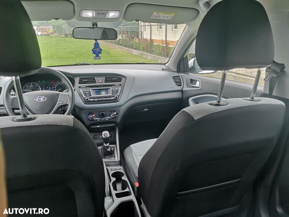 Hyundai i20 1.1 CRDi M/T Confort - 3