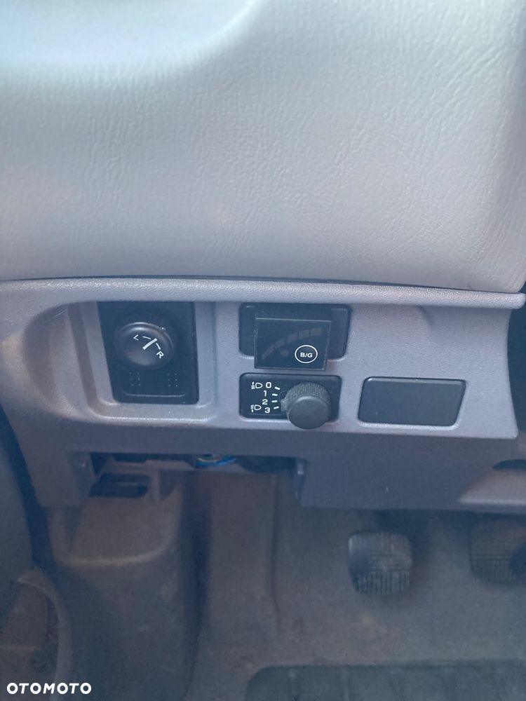 Nissan Almera - 38