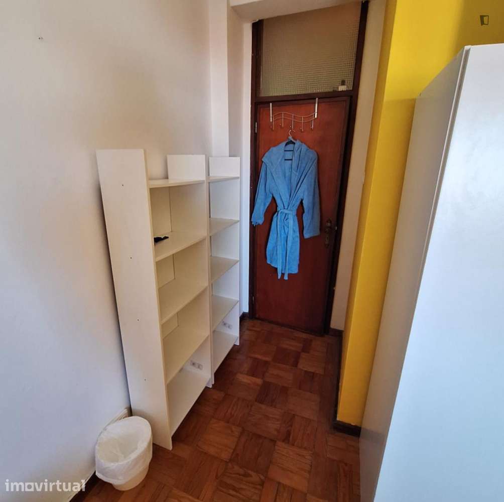 Quarto - localizado em Cedofeita Porto - Grande imagem: 4/12