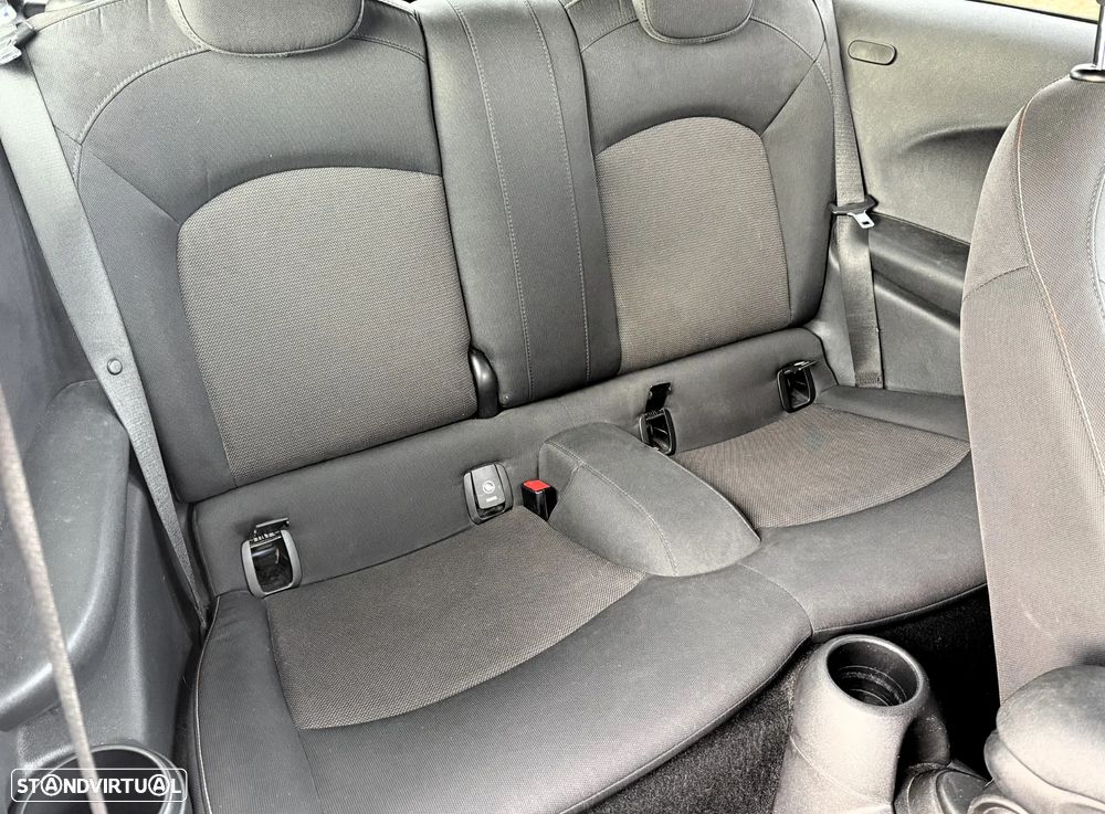 MINI 3 Portas One Auto - 28