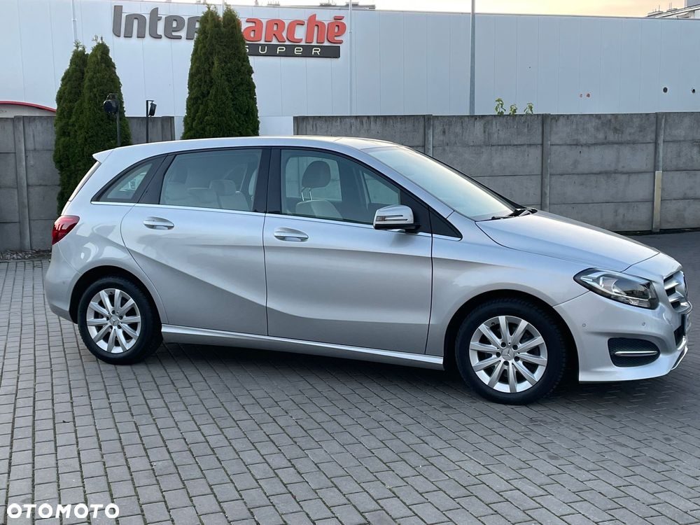 Mercedes-Benz Klasa B 180 7G-DCT Urban - 4