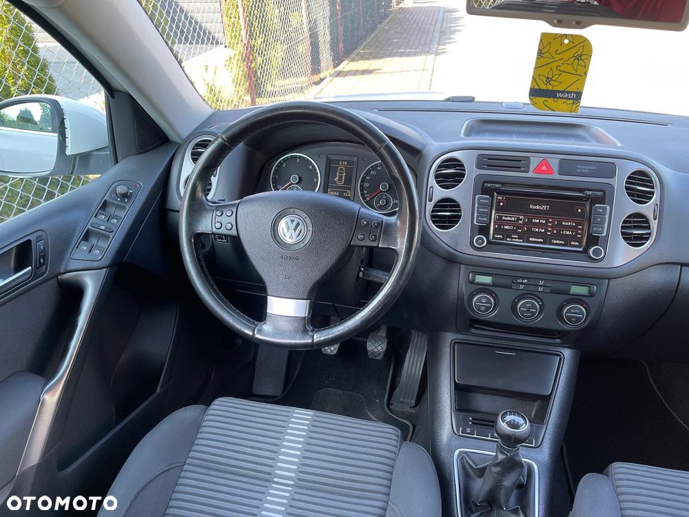 Volkswagen Tiguan 2.0 TDI DPF BlueMotion Technology Sport & Style - 8