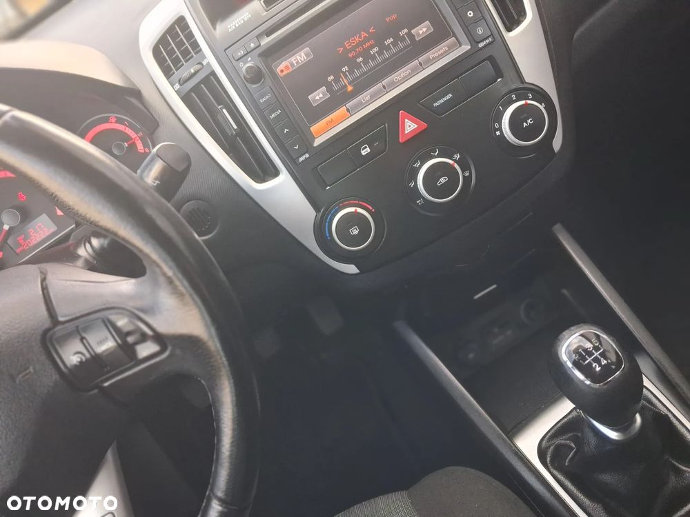 Kia Ceed 1.4 CVVT ISG Spirit - 10