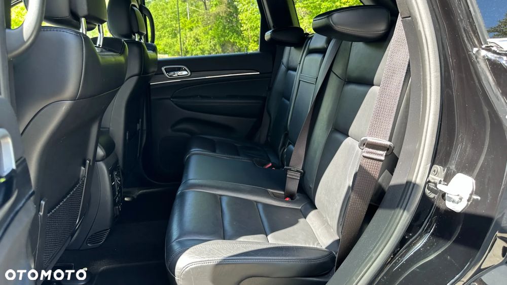Jeep Grand Cherokee - 22