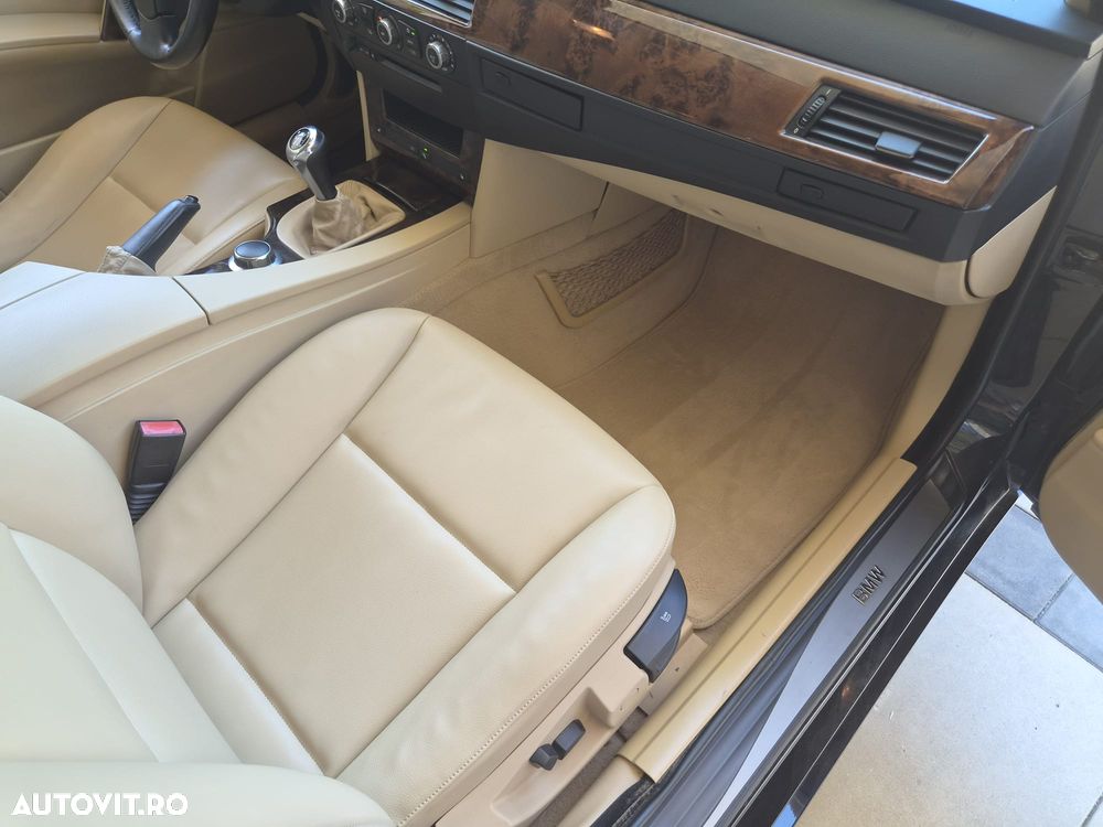 BMW Seria 5 520d - 14
