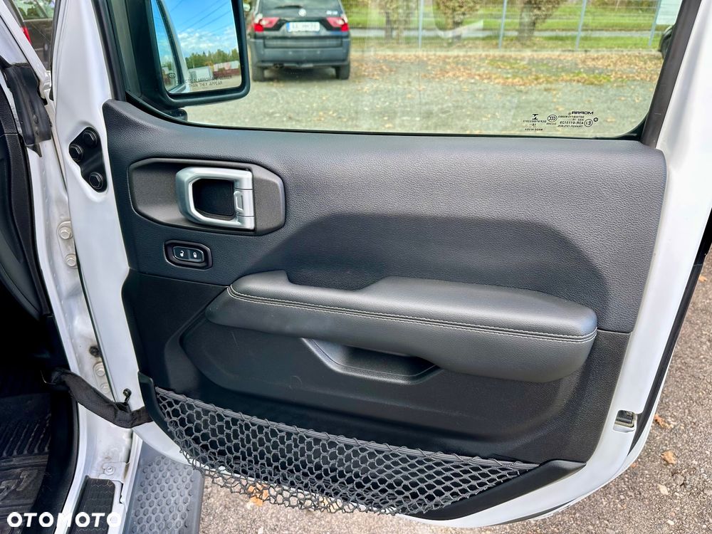 Jeep Wrangler Unlimited GME 2.0 Turbo Sahara - 23