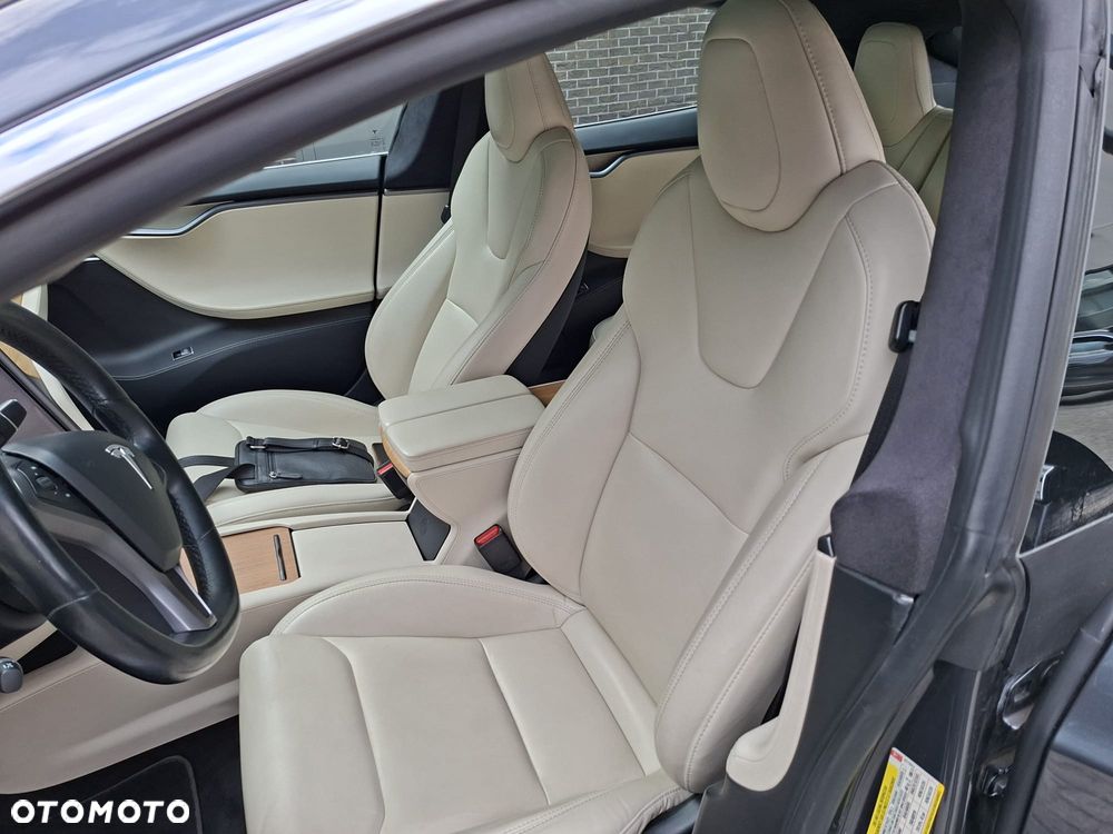 Tesla Model S Maximale Reichweite - 35