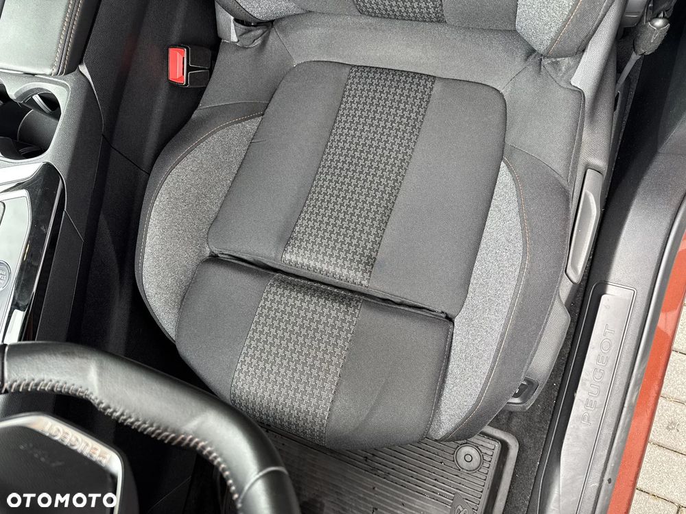 Peugeot 3008 1.2 PureTech GPF Allure S&S - 16