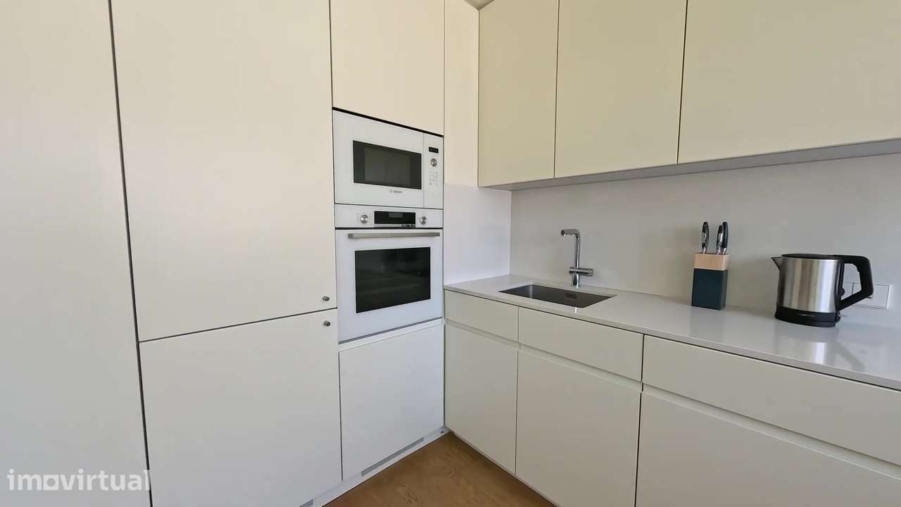 Apartamento T1 com varanda e garagem no Areeiro - Grande imagem: 2/11