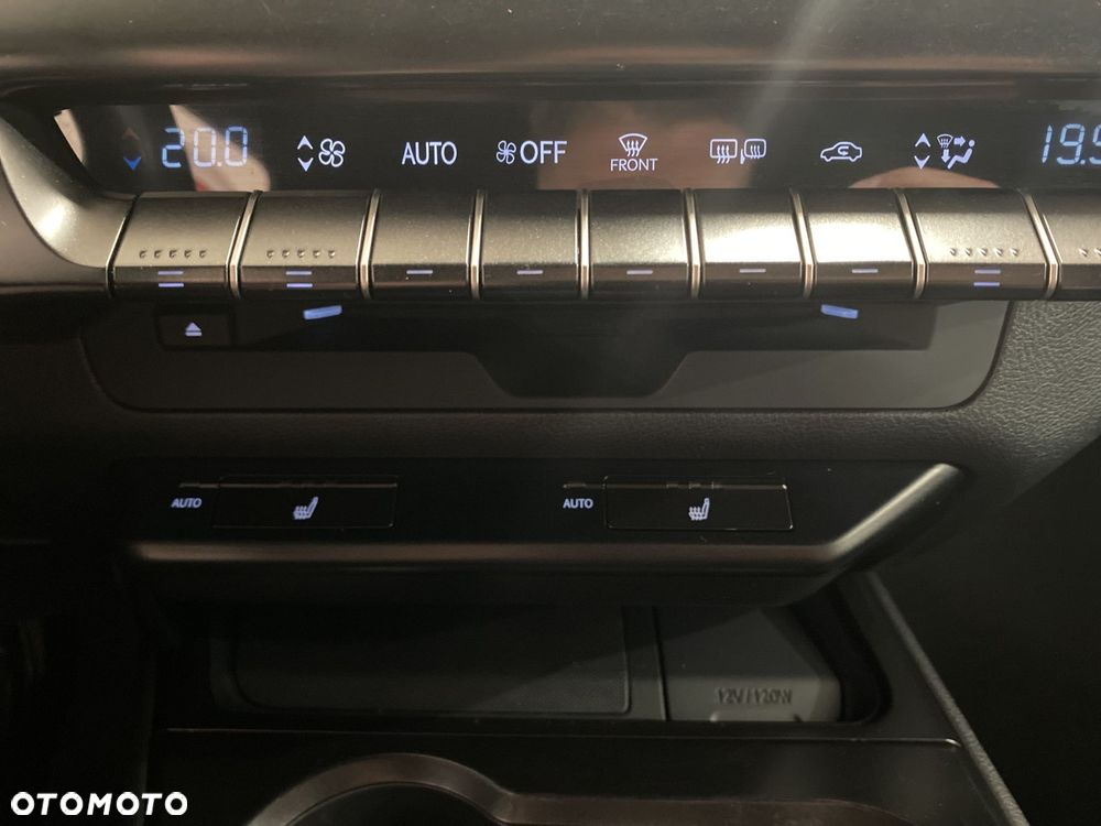 Lexus UX - 15