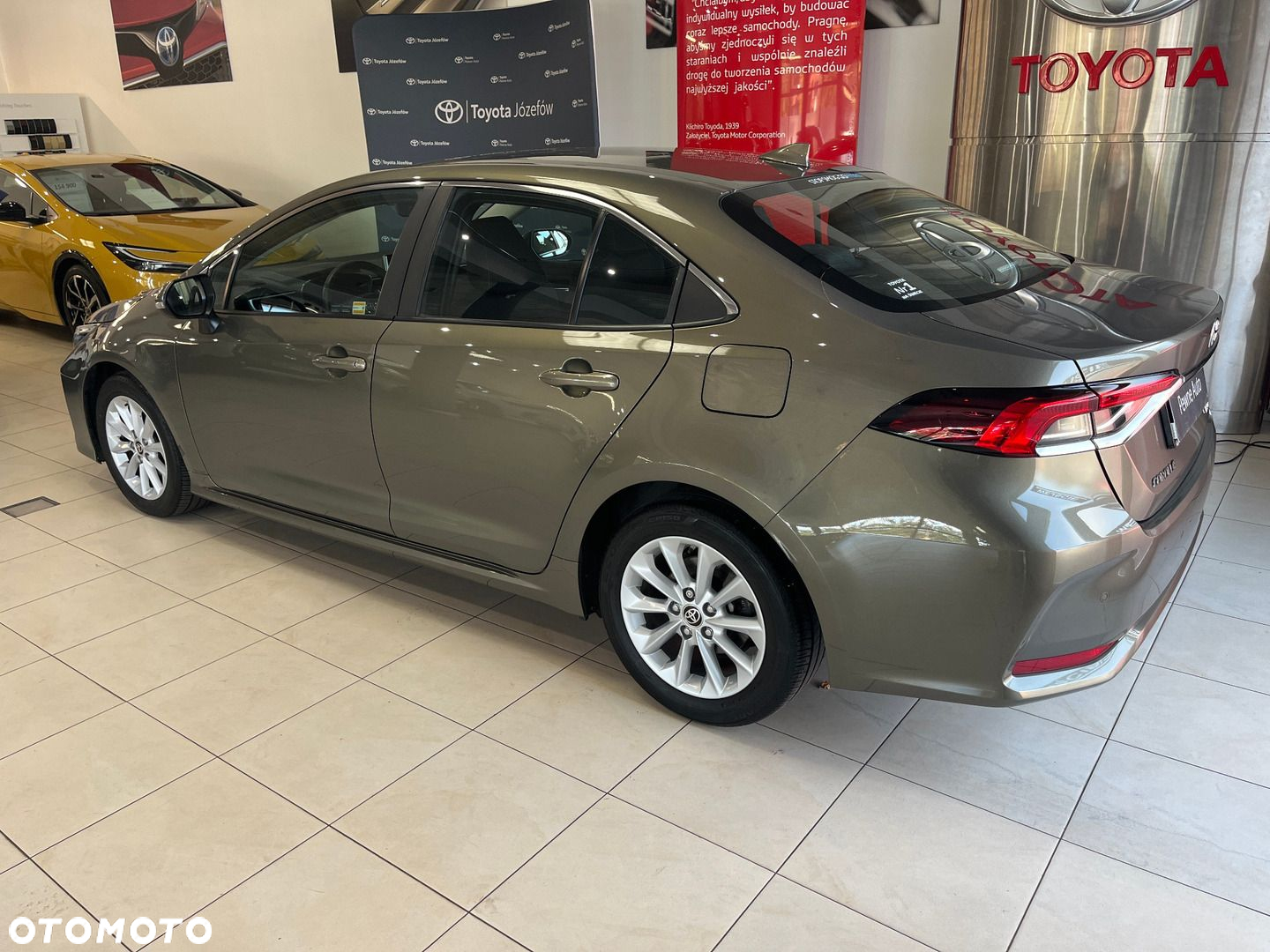 Toyota Corolla 1.8 Hybrid Comfort - 2