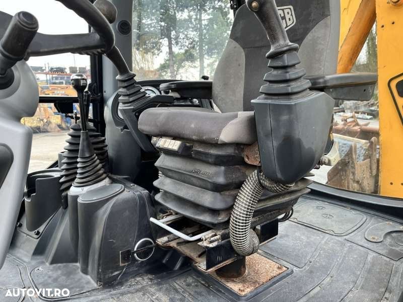 JCB 4CX - 40