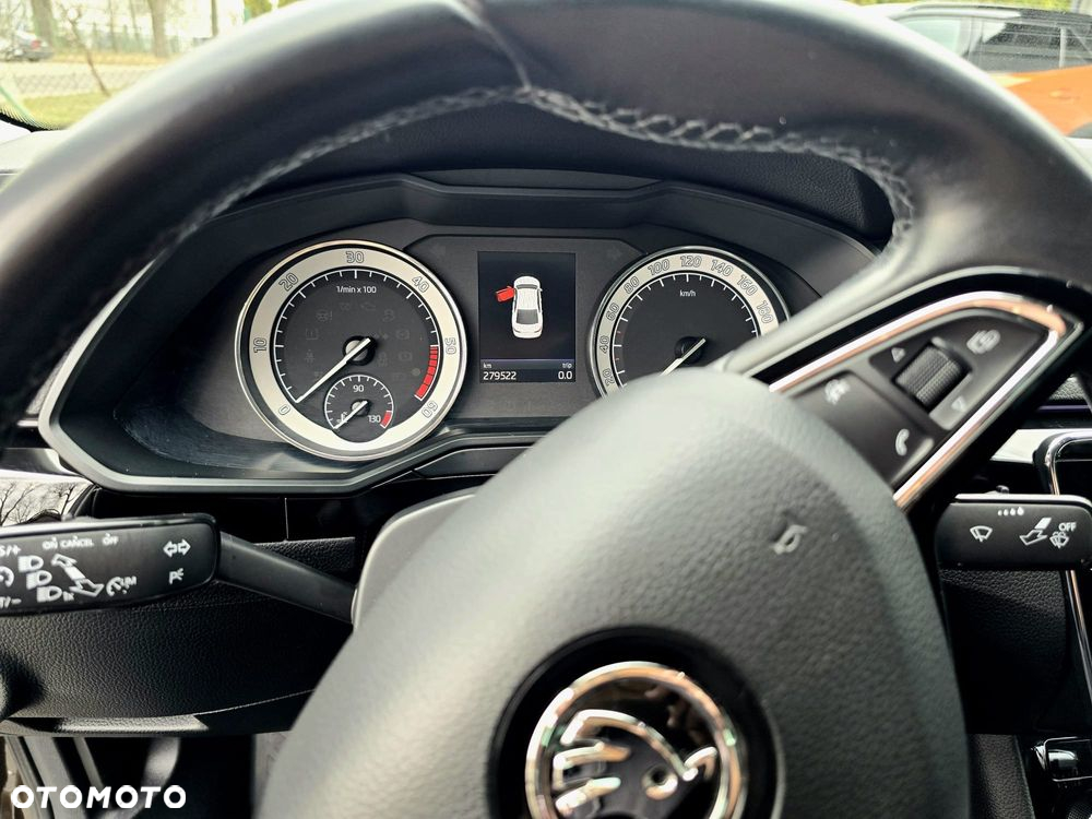 Skoda Superb 2.0 TDI L&K DSG - 8