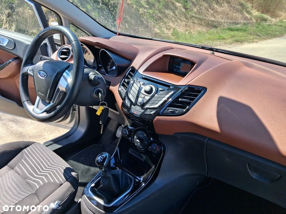 Ford Fiesta 1.5 TDCi Ambiente - 15