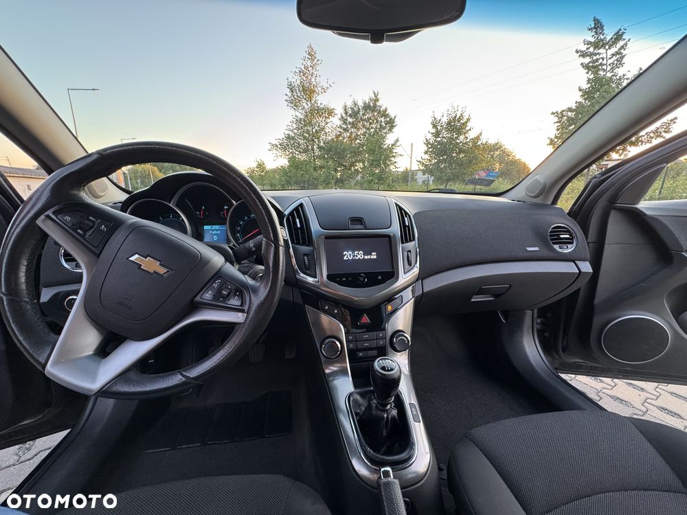 Chevrolet Cruze 1.8 LT - 18