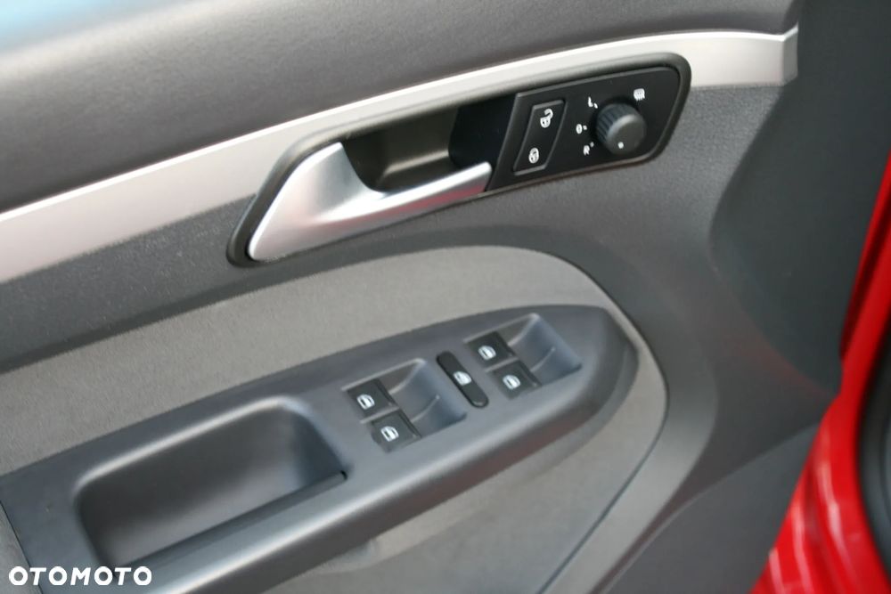 Volkswagen Touran 1.6 TDI DPF BlueMotion Technology Trendline - 21