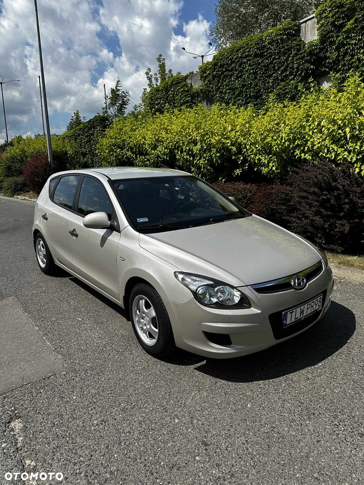 Hyundai i30 1.6 CRDi Base + - 1