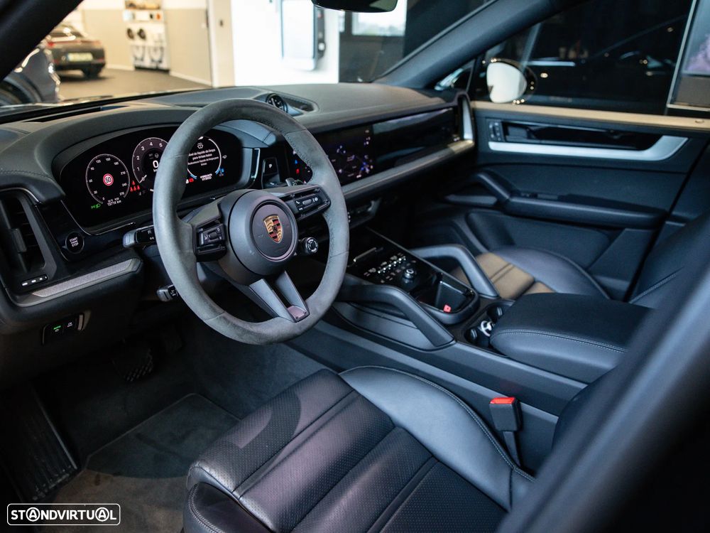 Porsche Cayenne Coupé E-Hybrid - 21