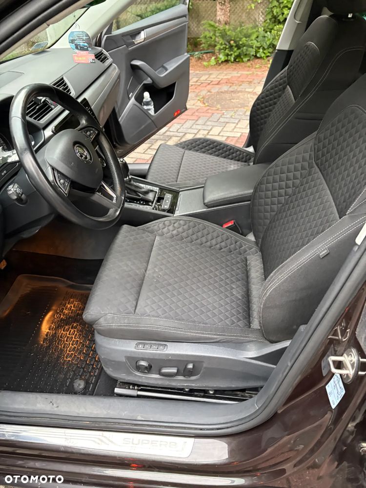 Skoda Superb 2.0 TDI 4x4 Active DSG - 8