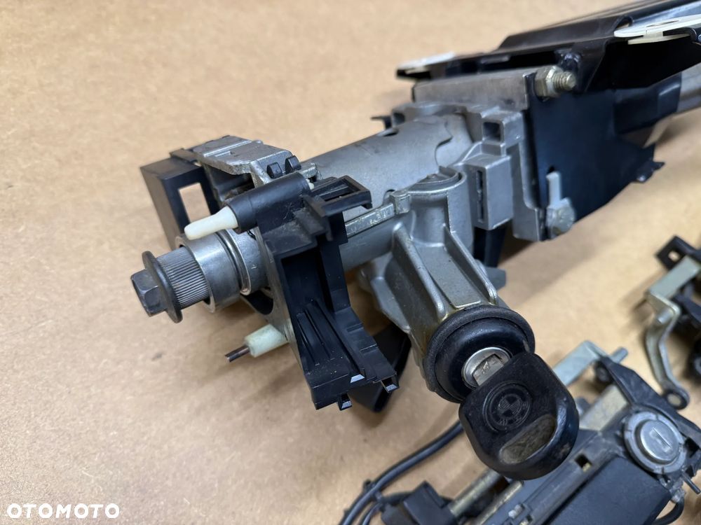 STACYJKA BMW E34 E32 LIFT ZESTAW WKŁADEK KLAMKI KLUCZYK KLAMKA LEWA PRAWA ZAMEK TYŁ KLAPY M60 540i 740i V8 RARYTAS - 5
