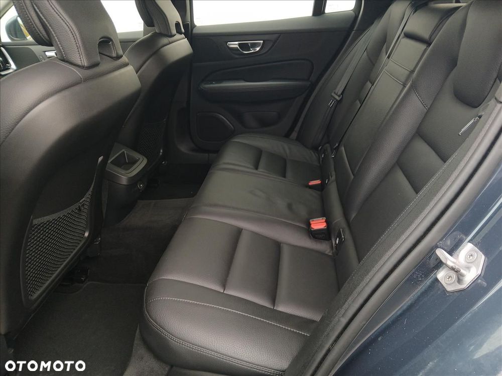 Volvo V60 B4 D Momentum Pro - 9