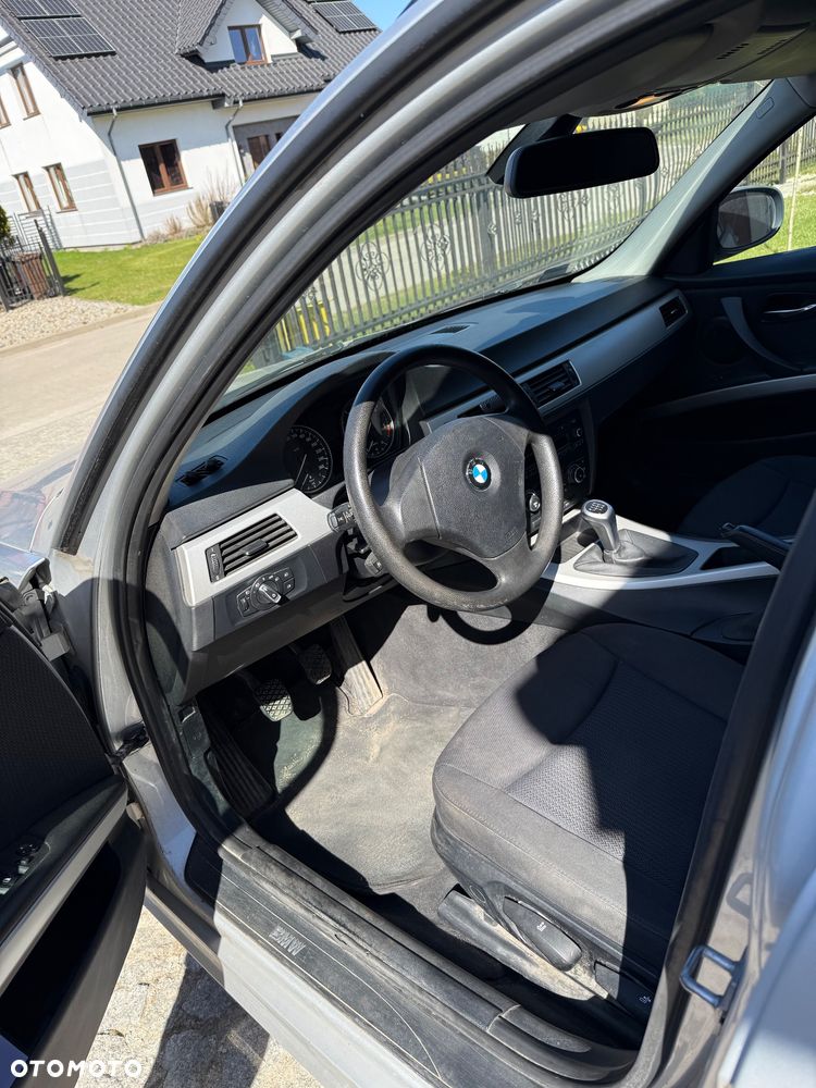 BMW Seria 3 316d - 11