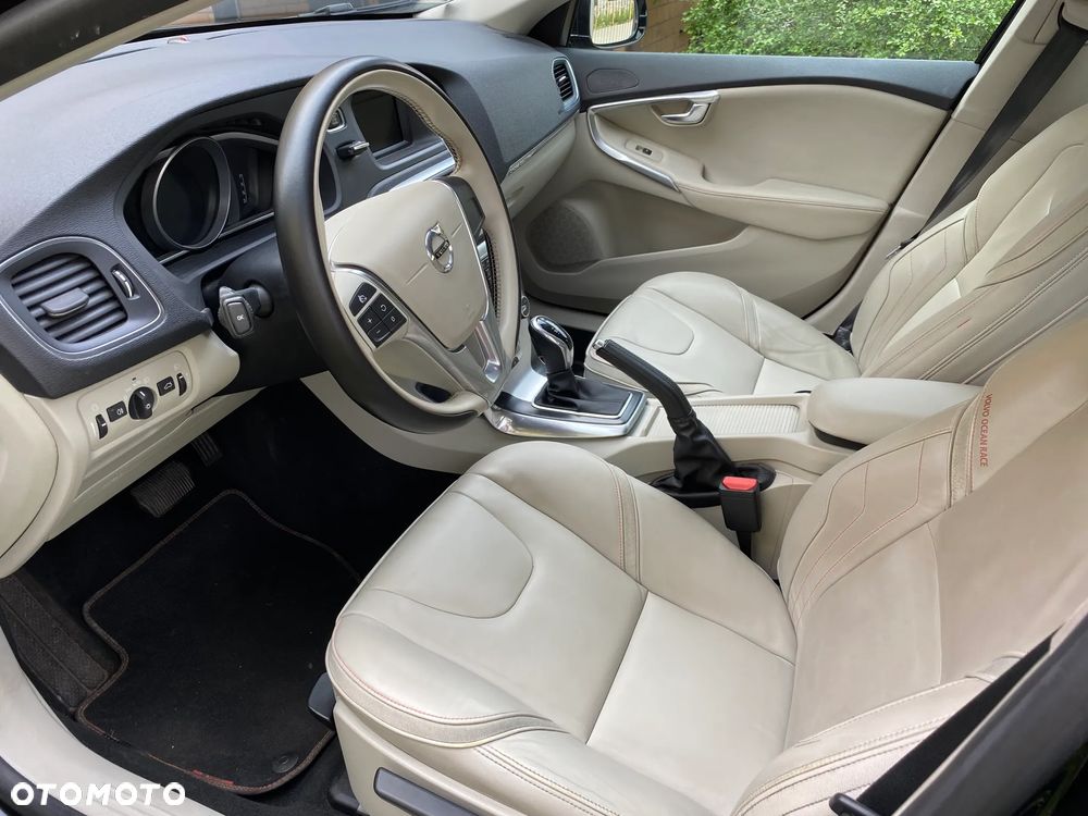 Volvo V40 Cross Country T3 Drive-E Ocean Race - 7