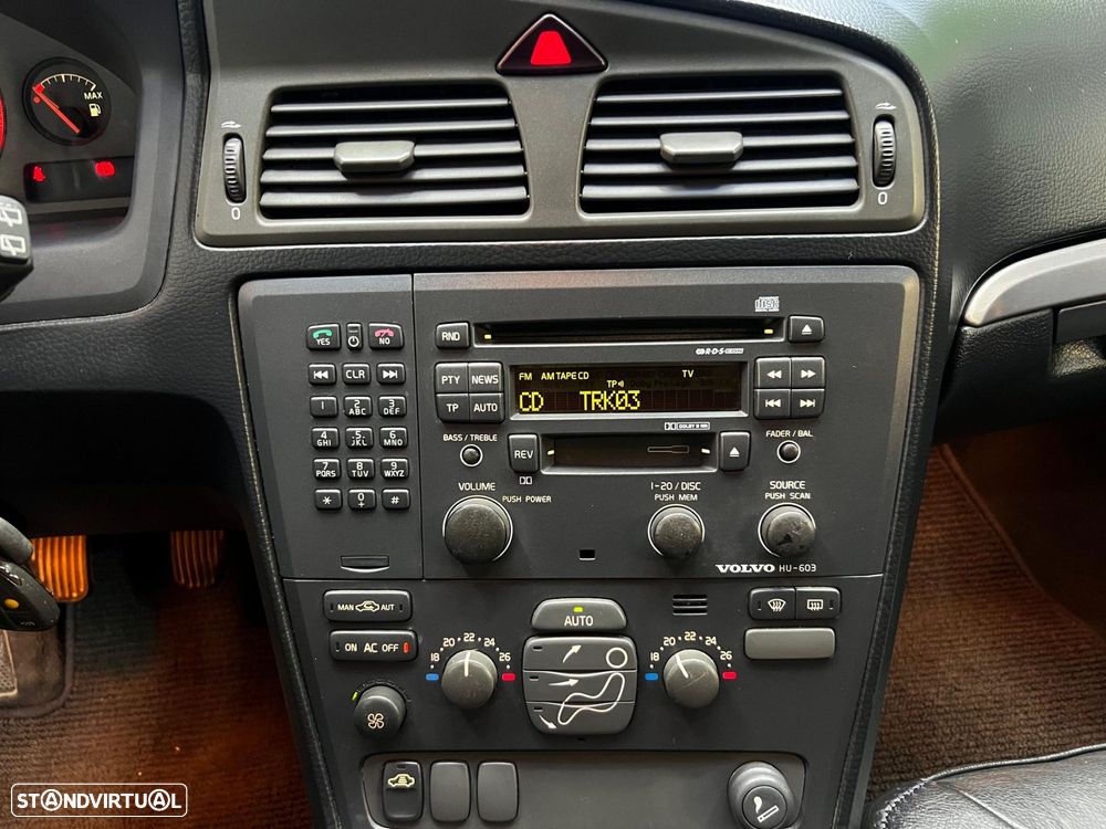 Volvo V70 Crosscountry - 24