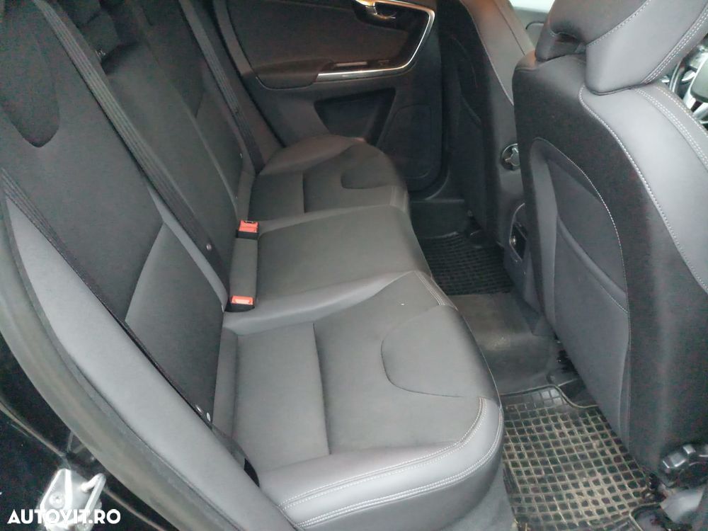 Volvo XC 60 D4 AWD Momentum - 13