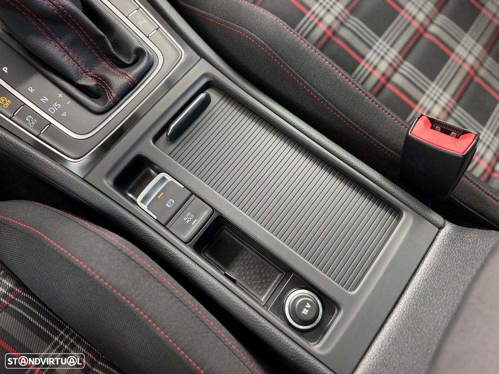 VW Golf 2.0 TSI GTI DSG Performance - 42