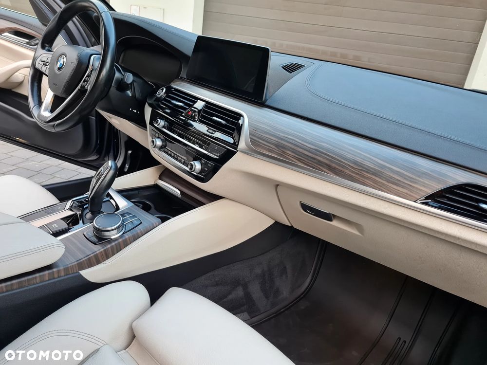 BMW Seria 5 520d Luxury Line - 23