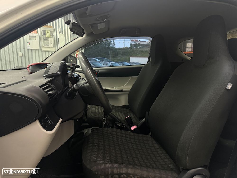 Toyota iQ 1.0 VVT-i Essential+AC - 9