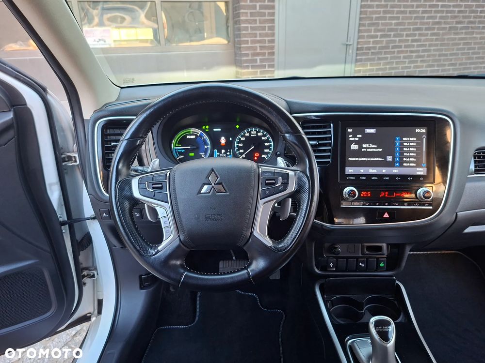 Mitsubishi Outlander Intense - 18