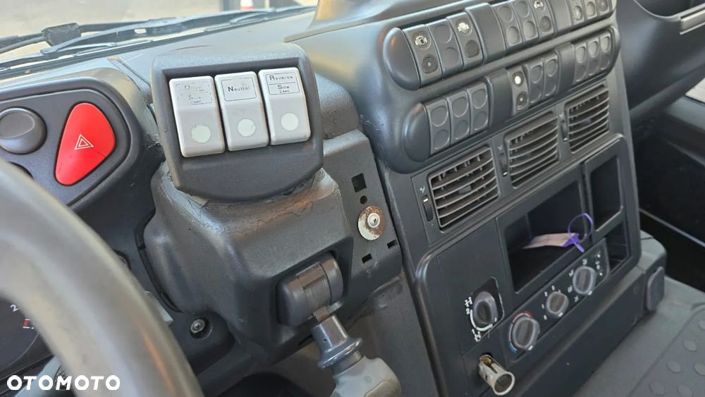 Iveco Trakker 410 8x4 - 12